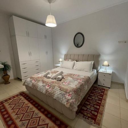 Meg'S Apartment Гирокастра Экстерьер фото