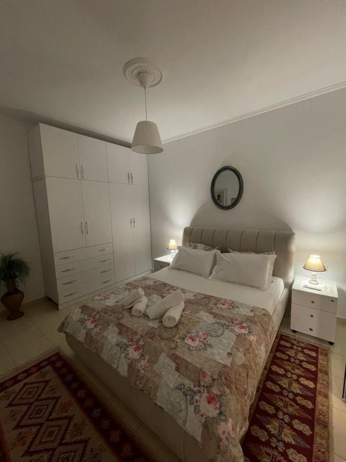 Meg'S Apartment Гирокастра Экстерьер фото
