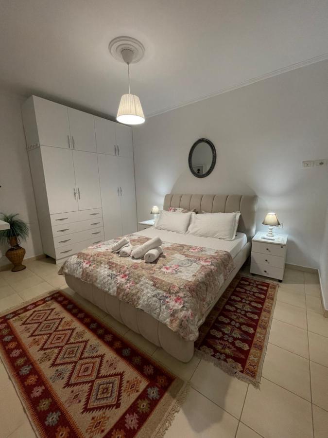 Meg'S Apartment Гирокастра Экстерьер фото