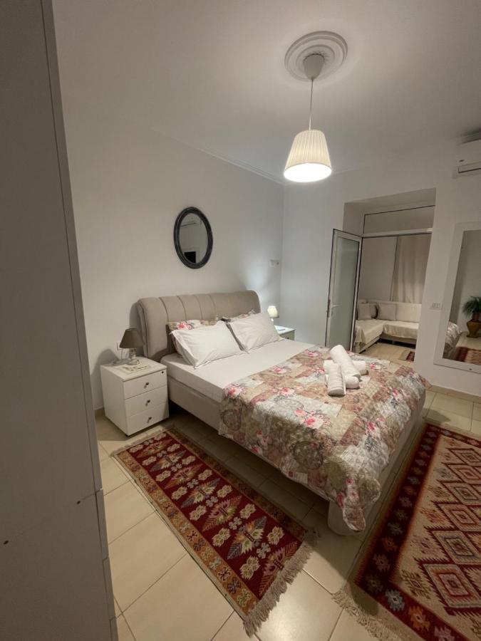 Meg'S Apartment Гирокастра Экстерьер фото